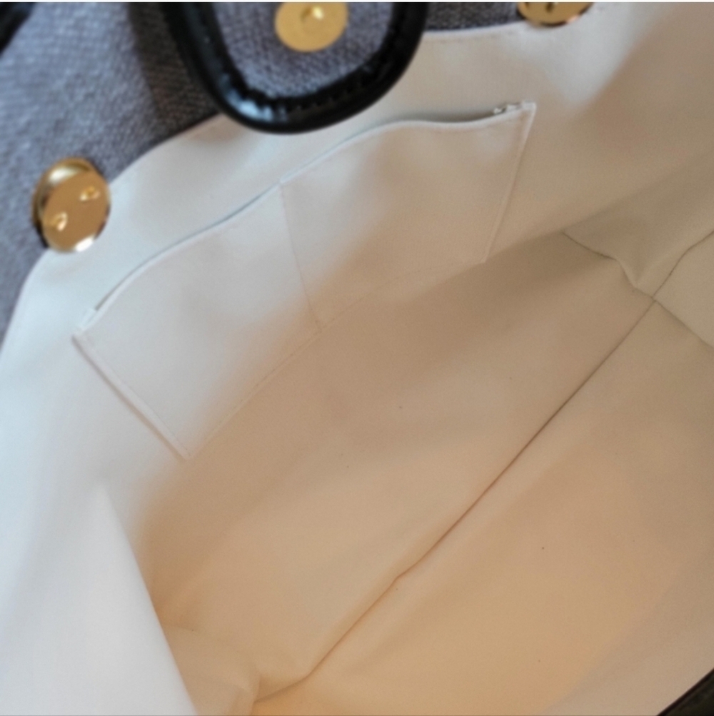 🔥 CHANEL Deauville Two-Way Tote Bag, GWP, VIP, New! 🔥 - Picture 3 of 10